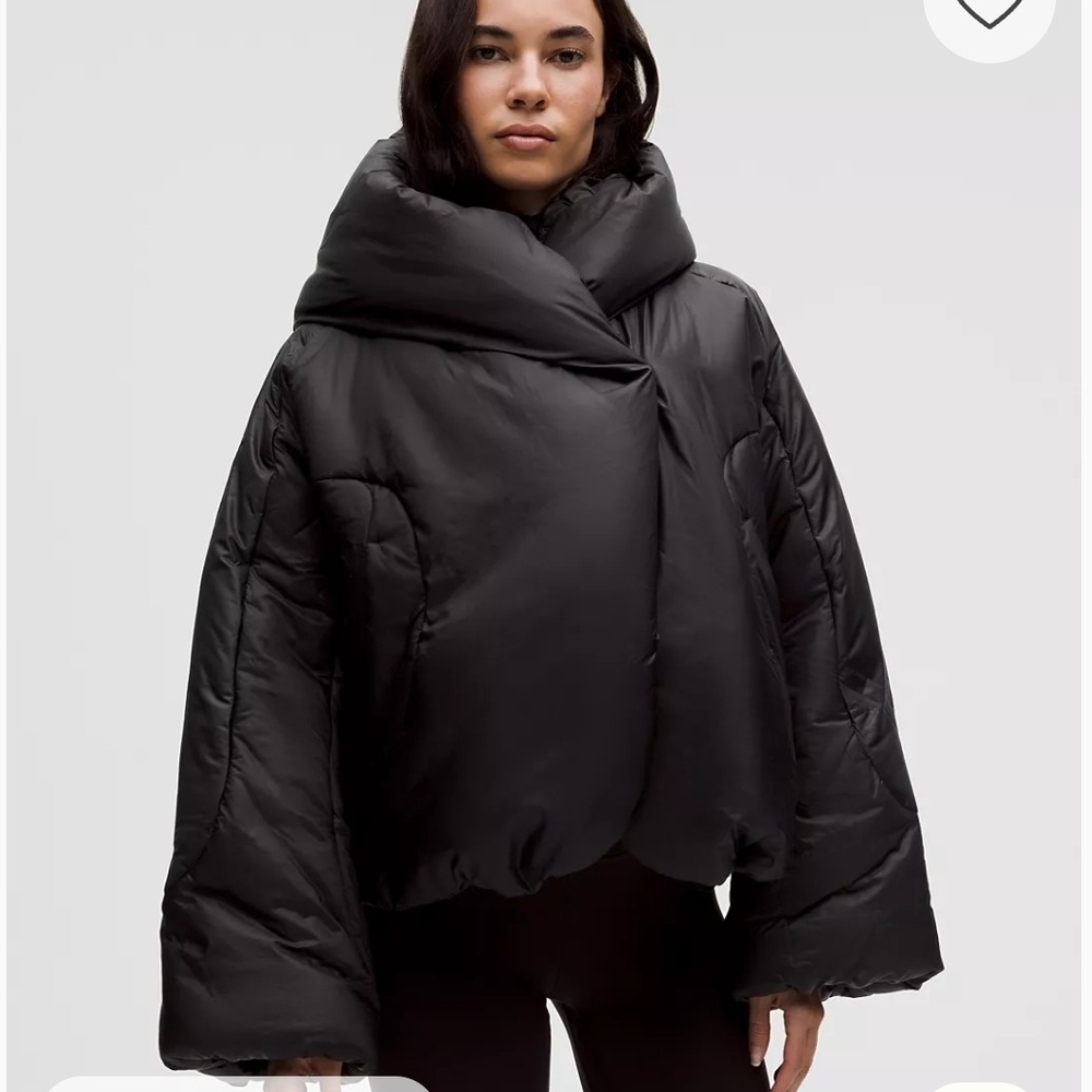 NWT Lululemon Hooded Insulated Wrap Size 4